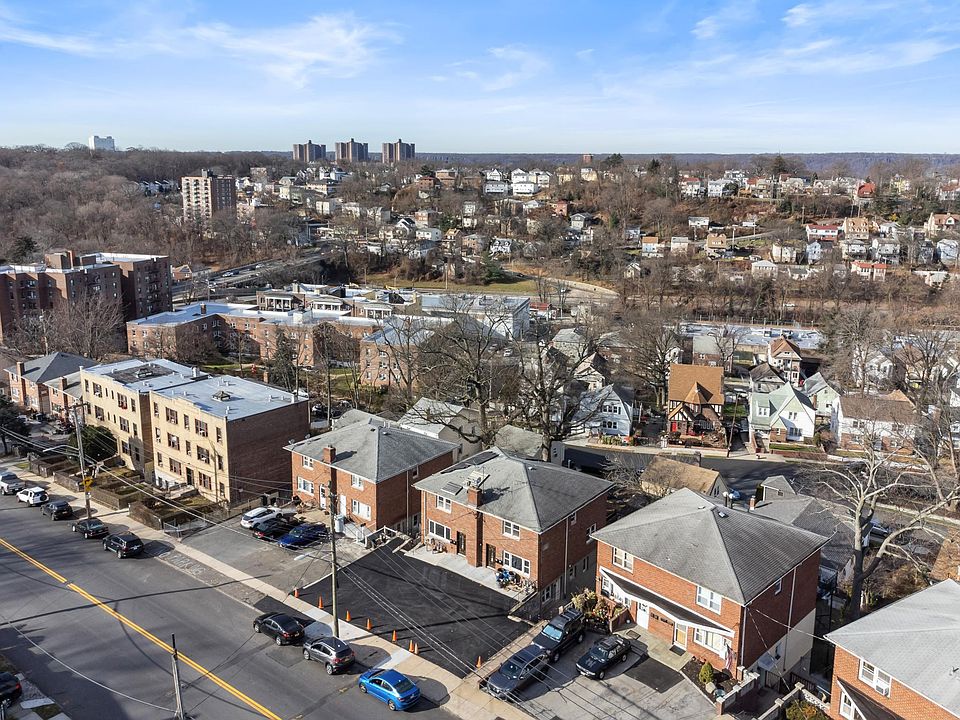 1st image of 520 McLean Ave APT 1
