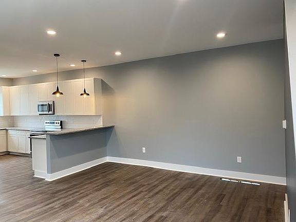 Open Kitchen & Dining area