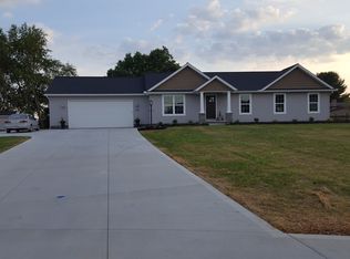 1055 Firman Dr SW, Sugarcreek, OH 44681