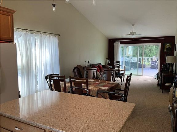 5th image of 47 Amalfi Dr