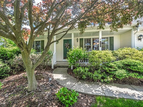 3rd image of 5166 Sassafras Dr