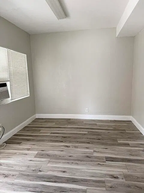2 bed, 1.0 bath, 4050 sqft, $1,450 — Photo 2