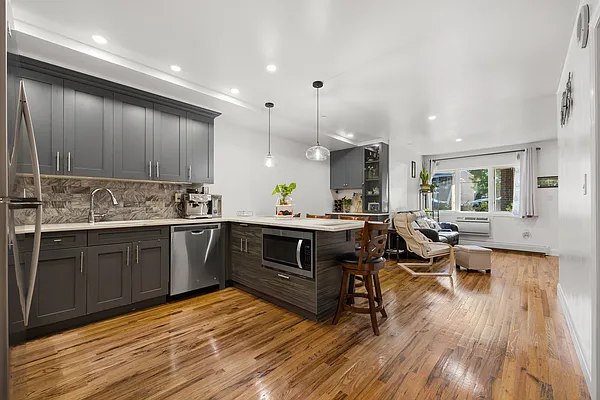 Sold by Ilite Realty Inc | media 8