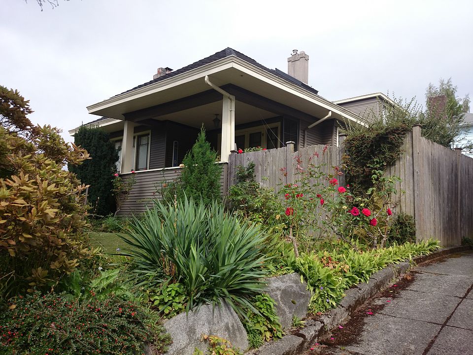 2nd image of 3200 S Mount Baker Blvd