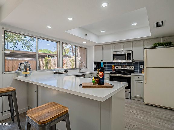 2nd image of 5001 S WILLOW Drive