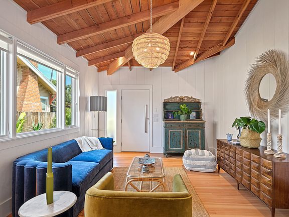 3rd image of 609 Victoria Ave #609
