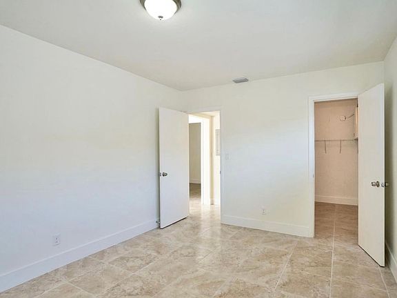 5th image of 1964 NE 172nd St #3