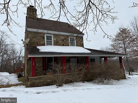 2nd image of 280 Mapleflower Rd