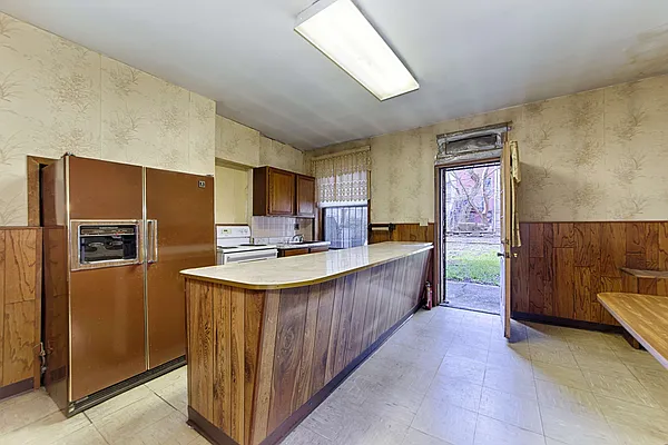 Sold by Isen & Company : Real Estate Advisors | media 12