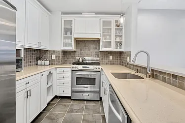 Sold by Isen & Company : Real Estate Advisors