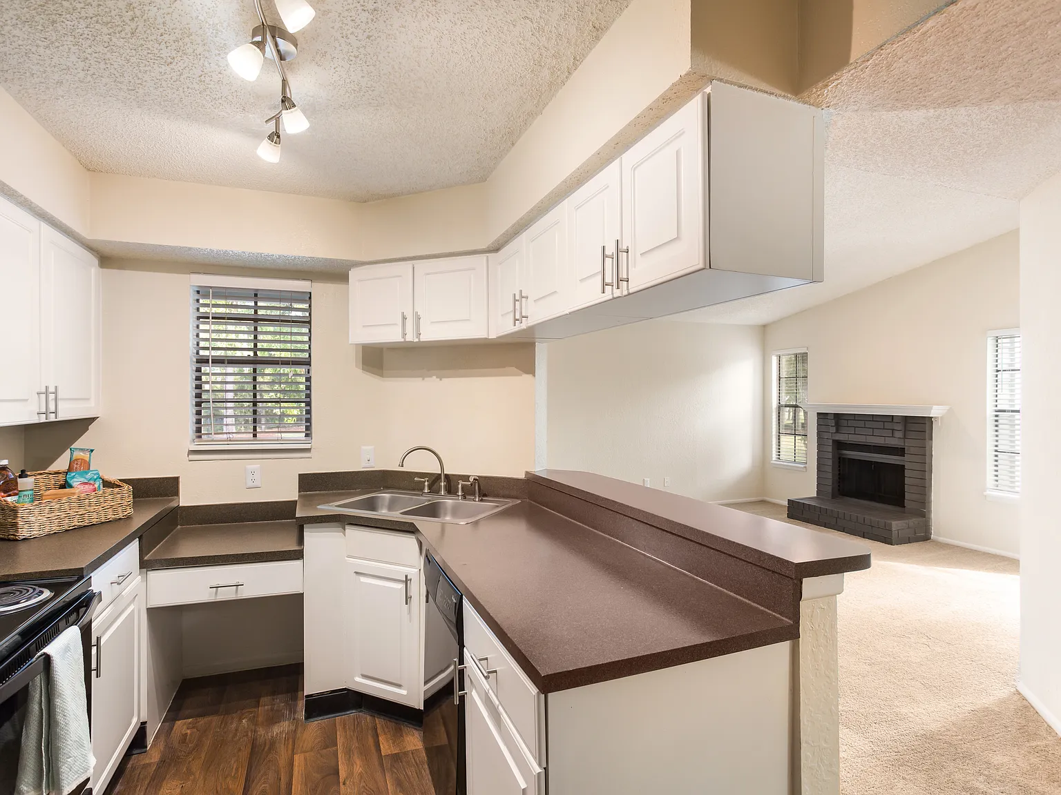Antlers Apartments — Photo 2