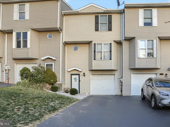 257 Chartwood Dr, Harrisburg, PA 17111