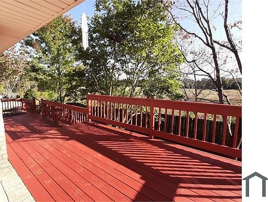 4th image of 160 Alderwood Dr