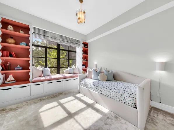 30 Sullivan Street image 15 of 24