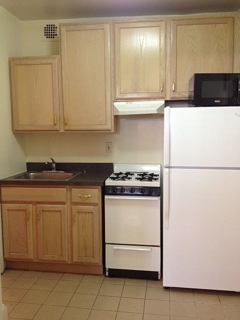 1st image of 66 W 85th St APT 1A