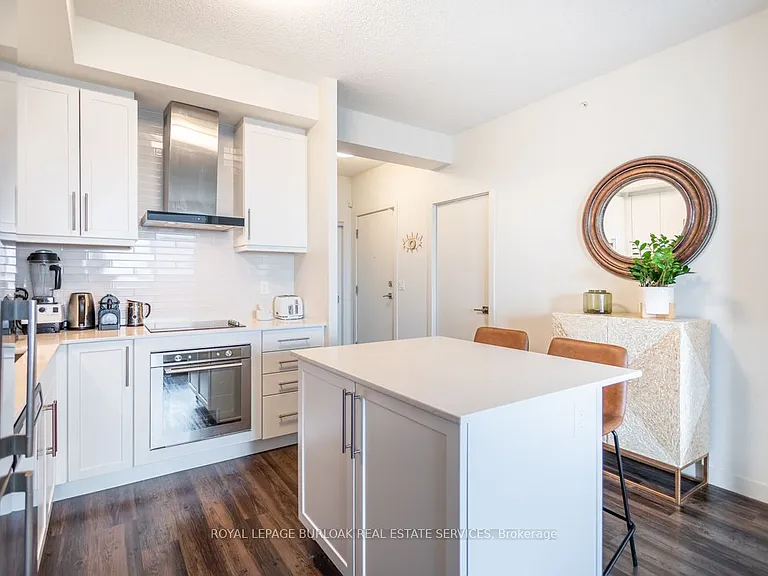 2093 Fairview St #1405 — Photo 9