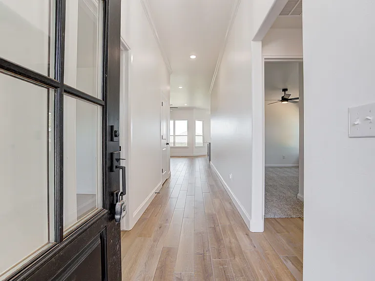 2712 Dunham Dr — Photo 6