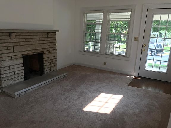 5th image of 988 W 2nd Ave