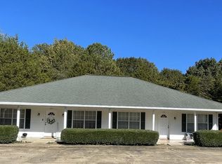 262 Meadow Rd, Starkville, MS 39759