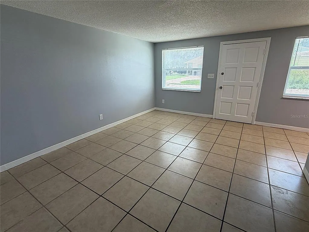 1 bed, 1.0 bath, 700 sqft, $1,150 — Photo 2