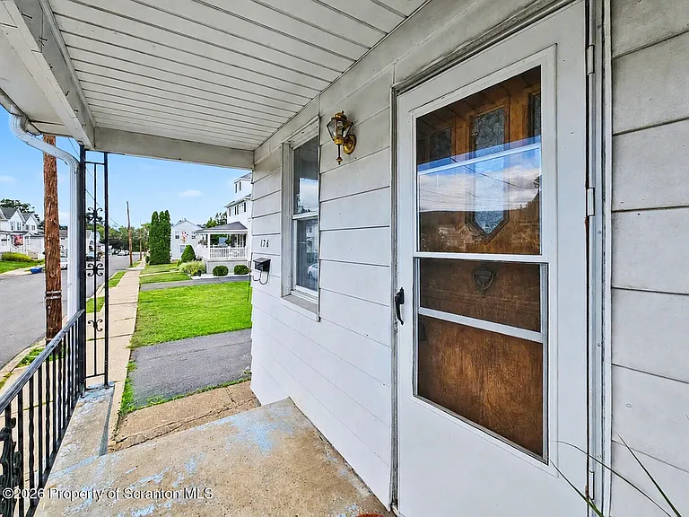 176 Cherry St — Photo 2