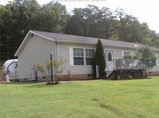 642 Evergreen Rd, Fraziers Bottom, WV 25082