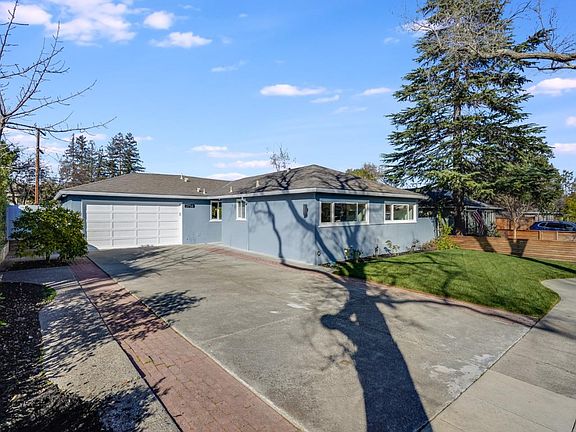 3rd image of 2756 Bristol Way