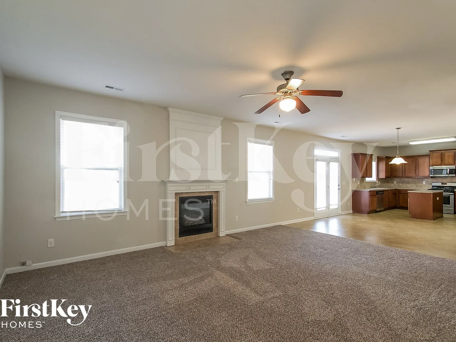 4 bed, 2.5 bath, 3080 sqft, $3,035 — Photo 3