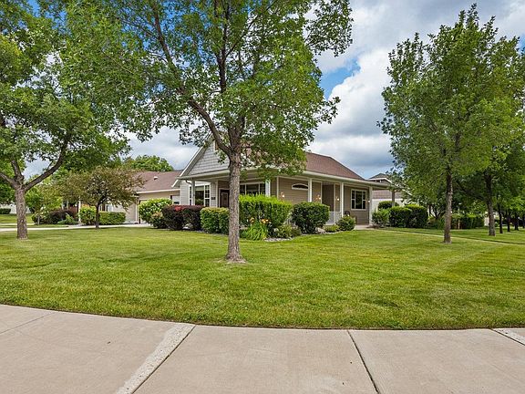 2nd image of 1119 Daisy Ln
