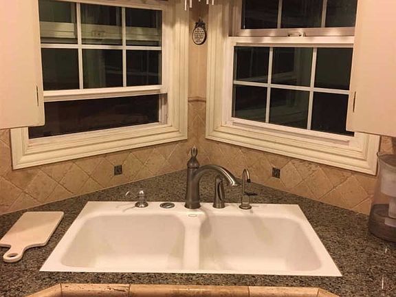 4th image of 2042 Arden Dr W