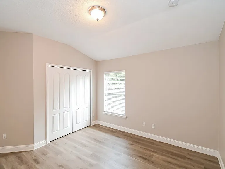 672 Mandy Oaks Dr — Photo 14