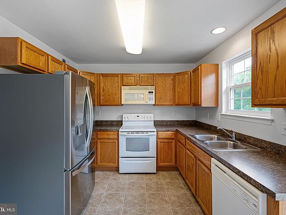 5th image of 192 Preston Ln