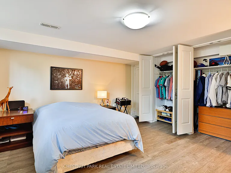 515 Spadina Rd #LOWER FRONT — Photo 10