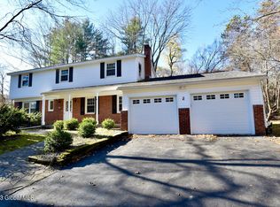 2 Cedar Ln, Clifton Park, NY 12065