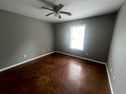 5th image of 901 SE 3rd St #B