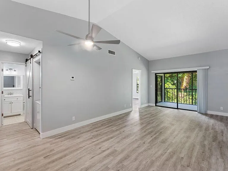3139 Millwood Ter #2240 — Photo 6