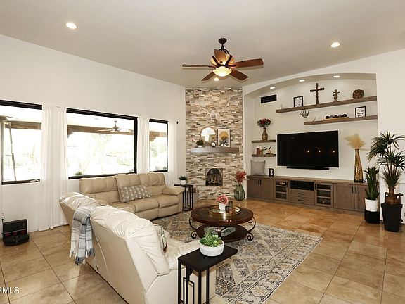 5th image of 922 E SHAWNA Court