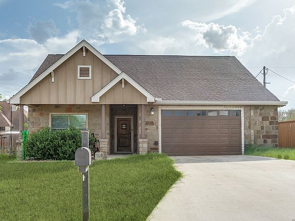 2nd image of 108 Ridgecrest