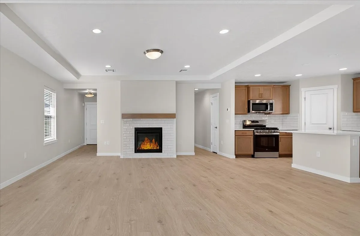 Building Photo - 10100 Longtail Dr