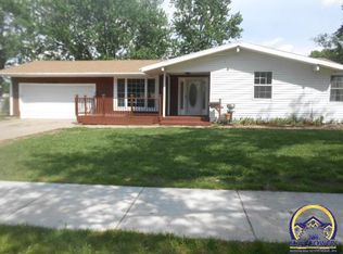 1912 SW Belle Ave, Topeka, KS 66604