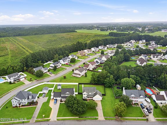 4th image of 930 Commons Drive N