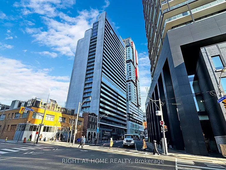330 Richmond St W #209 — Photo 1