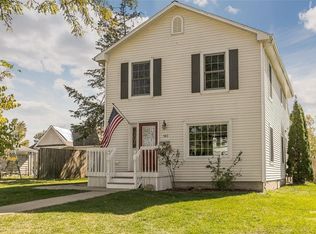 183 14th Ave SW, Cedar Rapids, IA 52404