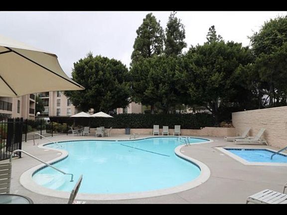 5th image of 7855 Cowles Mountain Ct Unit 27