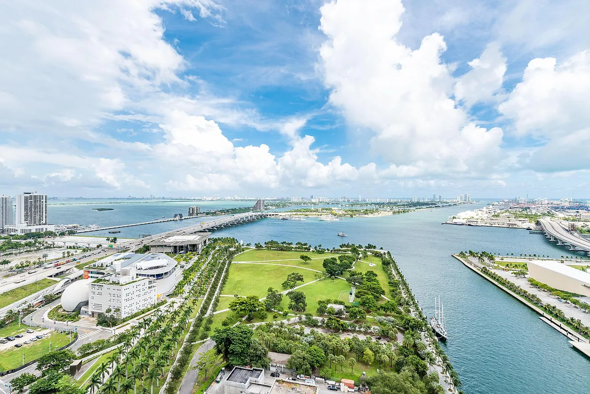 Building Photo - 900 Biscayne Blvd #3209