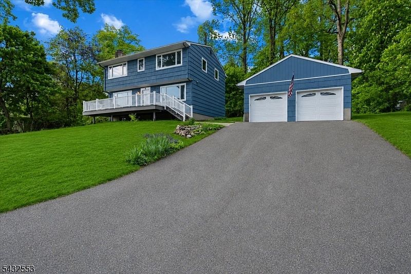 1st image of 8 Cove Rd