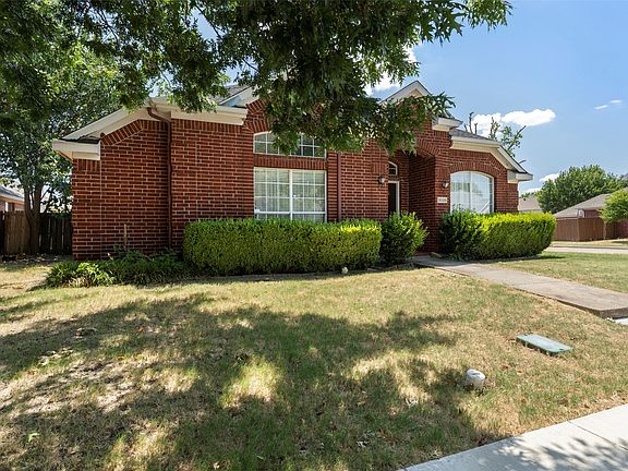 3rd image of 5025 China Berry Dr