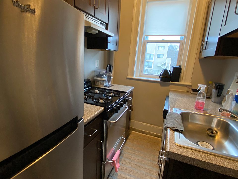 1st image of 37 Woodstock Ave #5