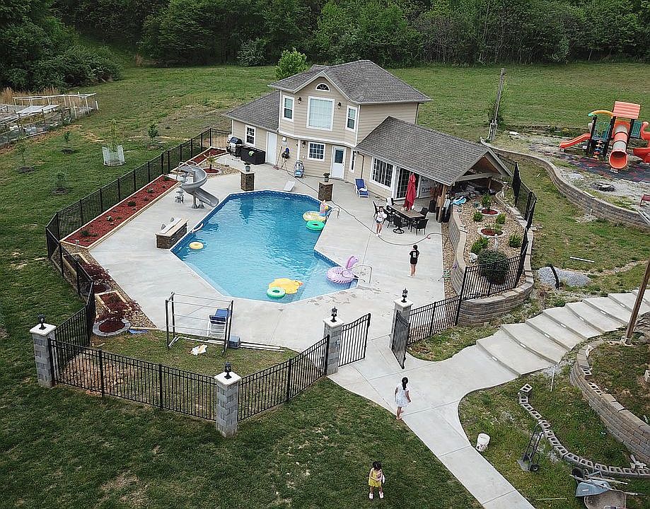 2nd image of 814 Omalley Dr