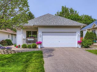 398 Bluebird Ln, Woodbury, MN 55125